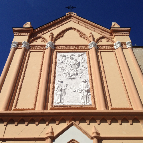Restauro della facciata di una Cappella di inizio Novecento