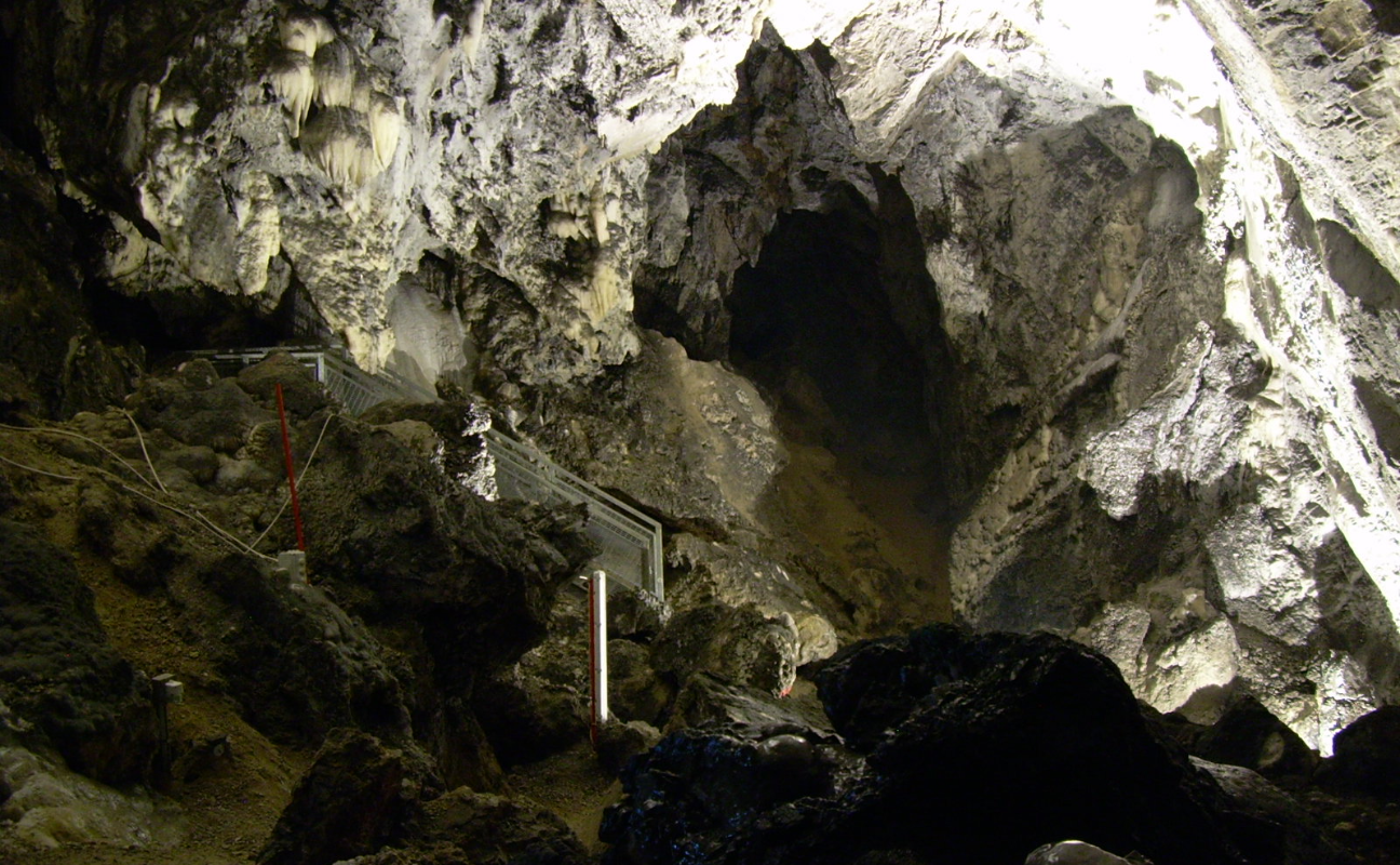 Grotta della galleria del treno di Bergeggi