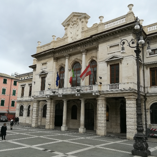 Restauro e consolidamento copertura, frontone e balaustra del Palazzo Municipale